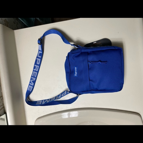Supreme SS18 Shoulder Bag - Blue - Picture 2 of 4